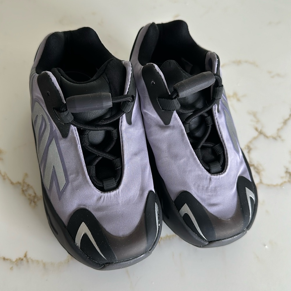 Yeezy 700 toddler size 7!